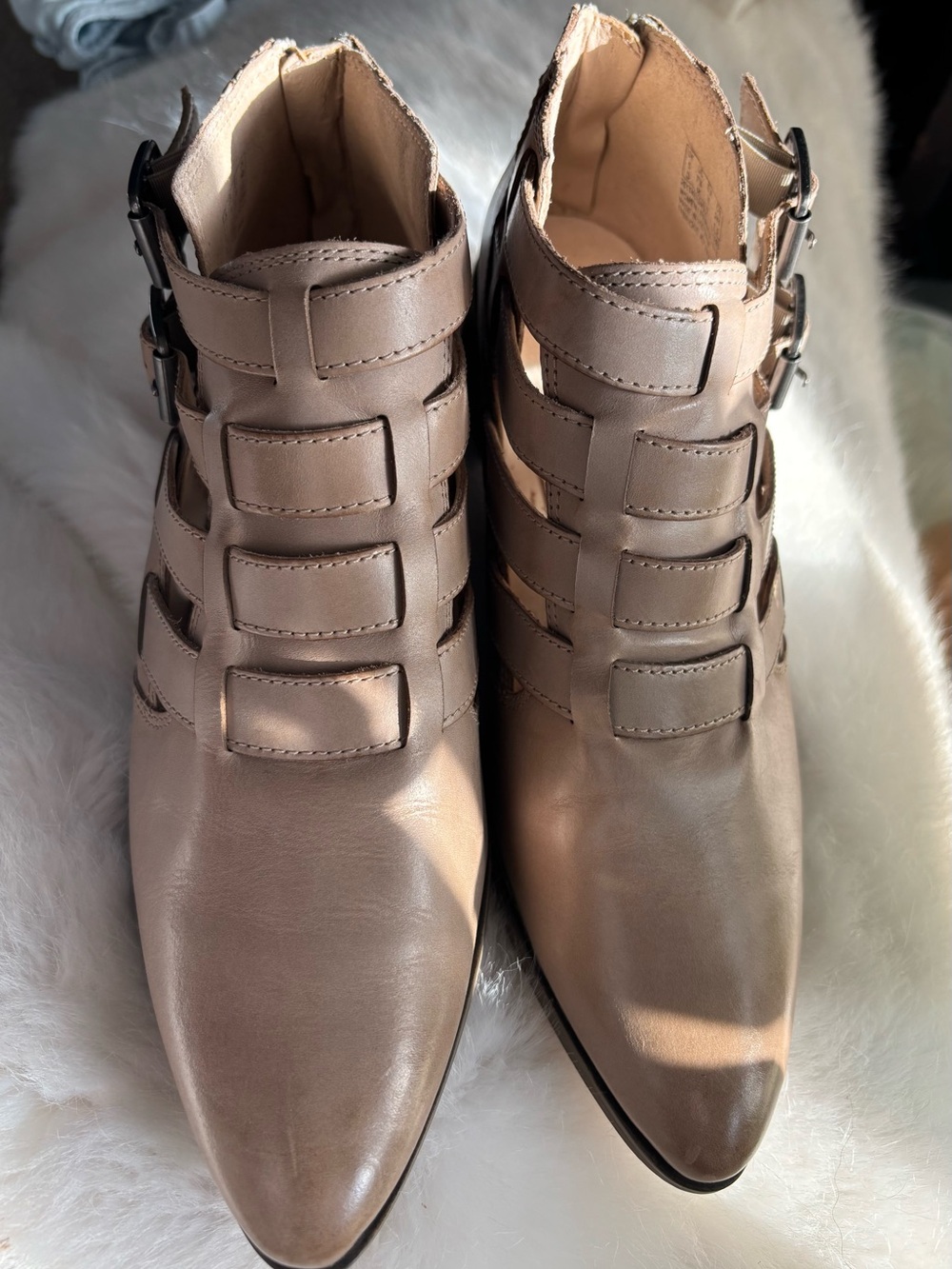 Clarks Narrative Taupe Cutout Ankle Boots 7.5 - Stylish Buckle Detail